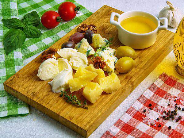Burrata - Сырная тарелка