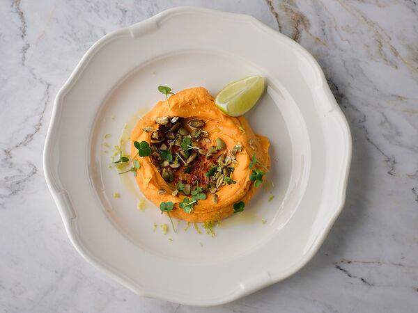 Bisou Bisou Bistro - Хумус батат