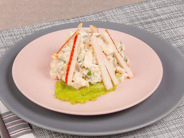 Кулинария Хорошая - Салат с крабовыми палочками