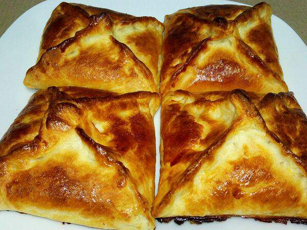 Доставка пирогов - Булочка из слоеного теста с фруктовым джемом