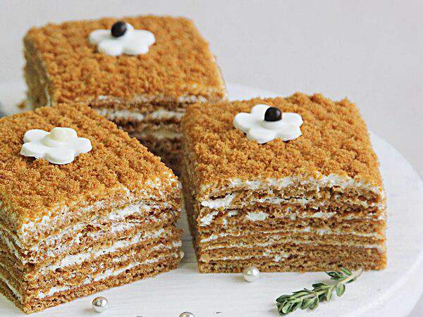 Milk - Пирожное Медовик