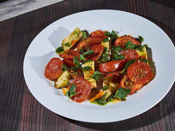 МясоТесто - Салат с кальмарами гриль