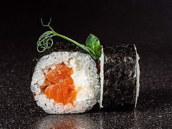 Art Sushi - Ролл с лососем и сыром