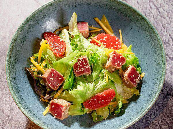 Джонни Ву - Салат с тунцом и грейпфрутом