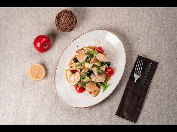 Adriano Leonardo - Салат с куриной грудкой и медово-горчичной заправкой