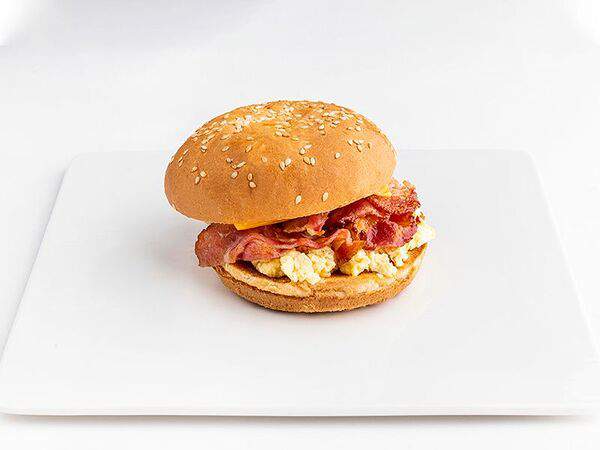 Om nom nom - Бриошь со скрэмблом и беконом