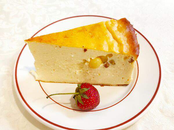 Брусника - Запеканка творожная с изюмом