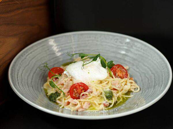 ЛайкиПарк - Паста Карбонара с яйцом пашот