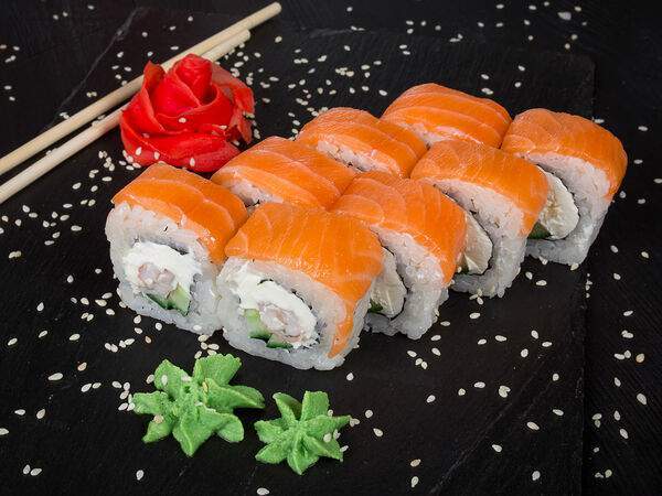 Аквасуши - Ролл Филадельфия с креветкой