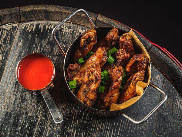 Brew Barrel taproom - Крылья BBQ