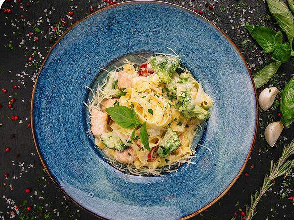 Garage - Фетучини с семгой