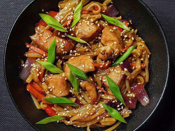 Sushi stories - Вок Удон с курицей