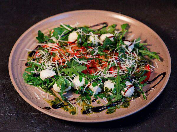 Между нами булочками - Хит Салат Капрезе