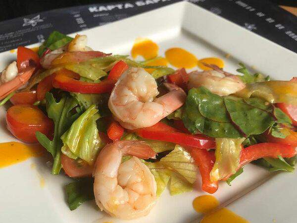 Арт кафе Bravo - Салат с пряной креветкой