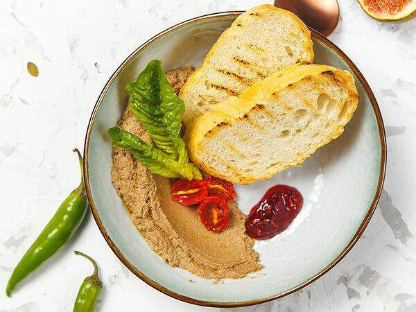 Легенды юга - Паштет из индейки с тостами и малиновым джемом