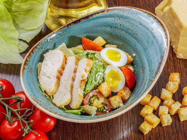 Кафе Nебо - Салат Цезарь с курицей