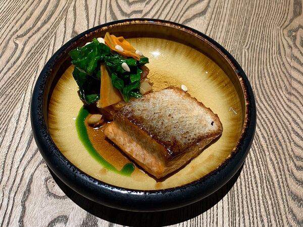 Lyric - Лосось с овощным рагу