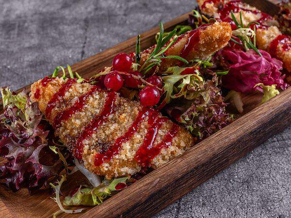 Пунта Прима - Сыр с клюквенным соусом