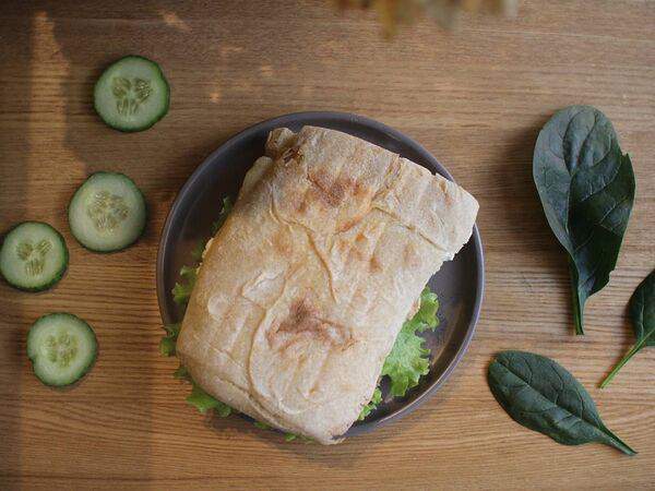 Cream Beans - Сендвич с сёмгой