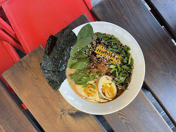 Ойши - Томатный мисо рамен