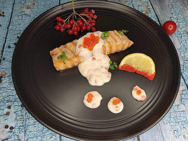 Аджика - Семужка со сливочно-икорным соусом