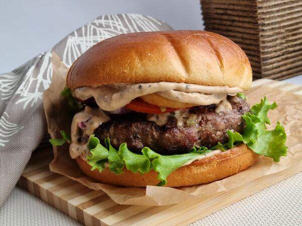 BBQ Smoker Bar - Бургер фирменный с говядиной