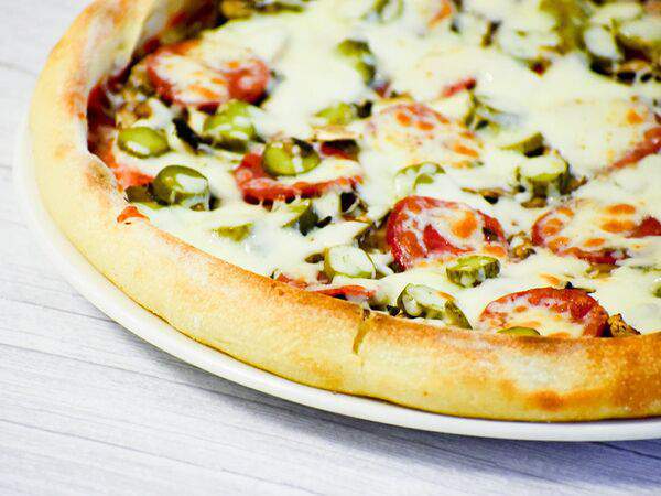 Лайвер - Пицца Пепперони с корнишонами