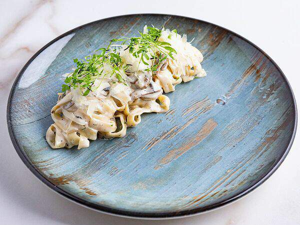 Holy place - Феттучини/сезонные грибы/соус велюте