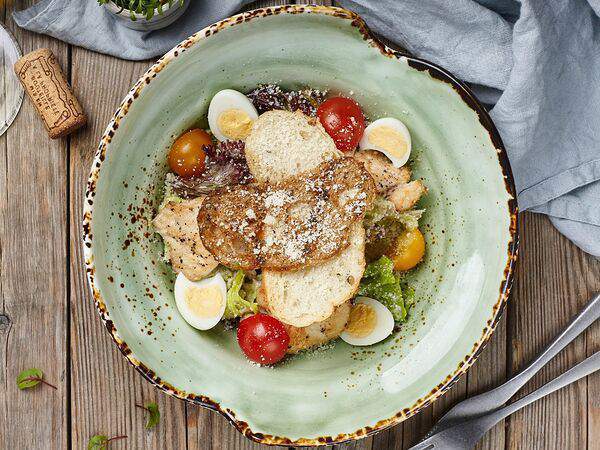 Liman - Салат Цезарь с курицей