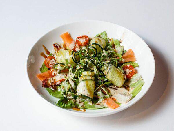 Barnaley - Салат с лососем и угрем