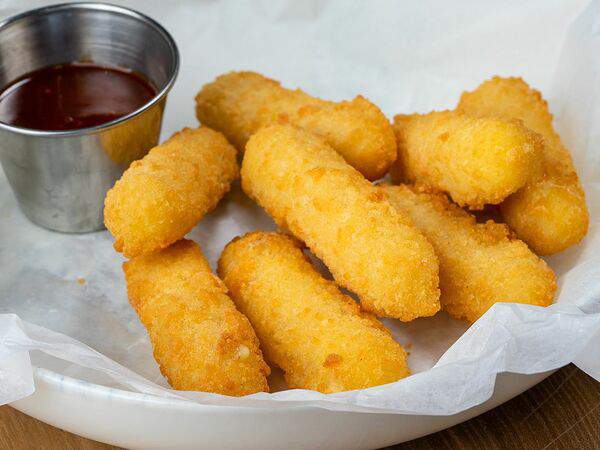 Разжигатели - Жареная моцарелла с соусом