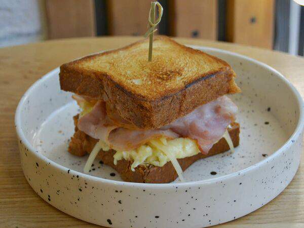 Pankoff Bakery - Скрэмбл сэндвич