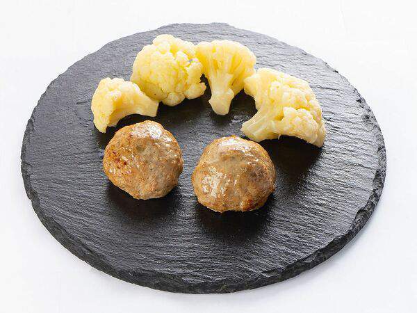 Мастер ланч - Тефтели из говядины на пару с цветной капустой