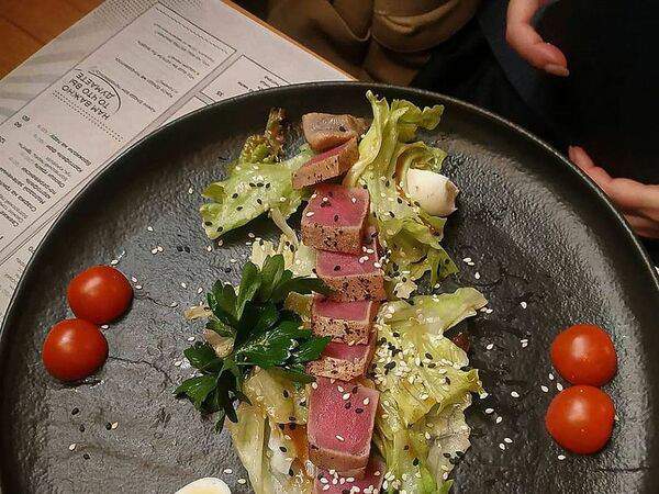 Гриль бар BQ - Салат со свежим тунцом