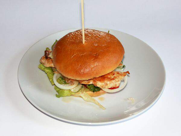 Delivery911 - Бургер с куриной грудкой и соусом карри