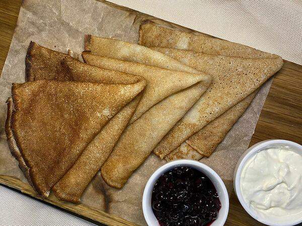 Wedka - Блины со сметаной и вареньем