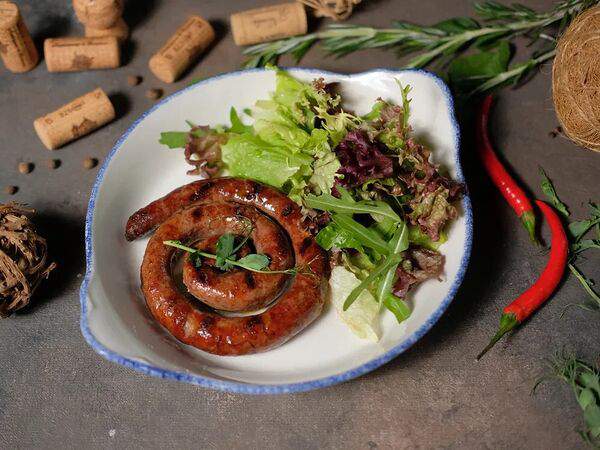 Chalet River Club - Фермерская колбаска из мраморной говядины на гриле