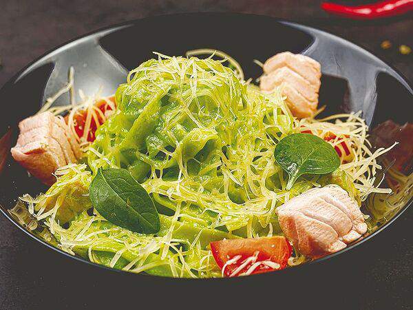 Гвозди - Паста на сливках с лососем и шпинатом