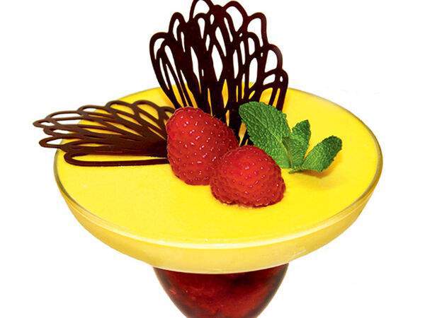 Ресторан Старый Город - Манговое суфле со свежей малиной