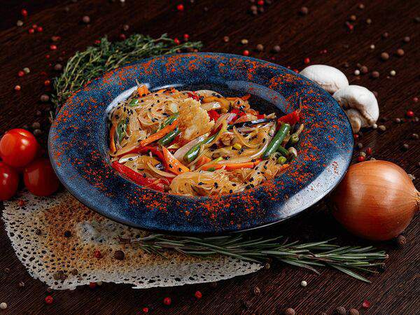 Rave Resort - Фунчоза с овощами