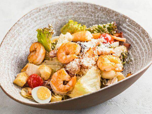 Яем - Салат Цезарь с креветками