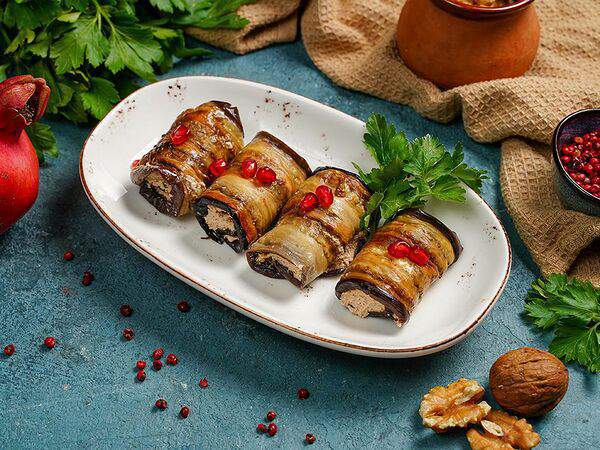 Грузинские каникулы - Рулетики из баклажанов с ореховой начинкой