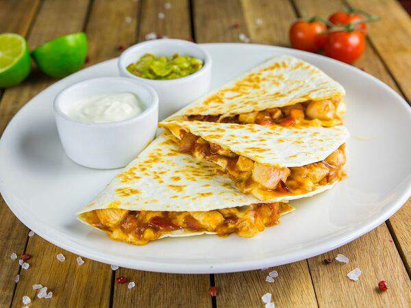 Grizzly Bar - Кесадилья с курицей