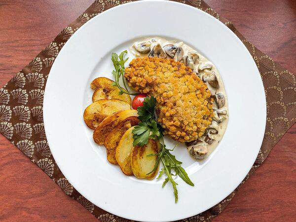 Трактир На Улице - Котлета по рецепту Пожарского с грибным соусом