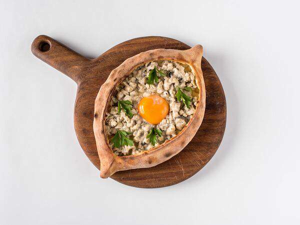 Дареджани - Хачапури по-аджарски с курицей и грибами