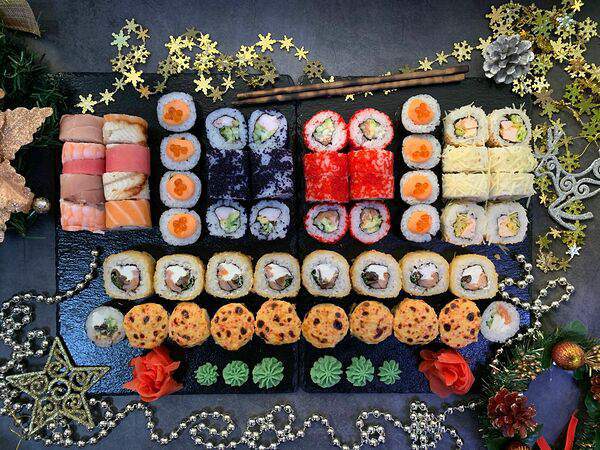 У дяди Вани - Сет Новогодний корпоратив и 4 соевых соуса