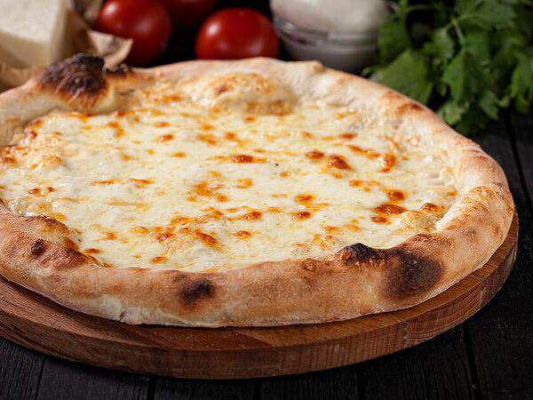 Луковка пиццерия Scrocchiarella - Пицца Четыре Сыра