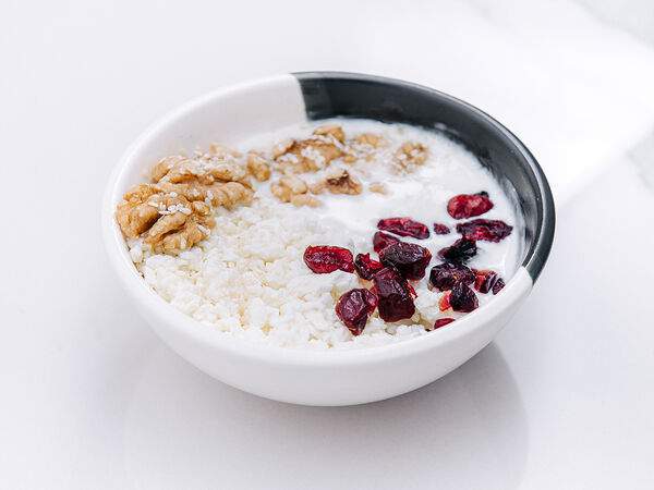 Воронка кофе и вино - Творог с сушеной клюквой и грецким орехом