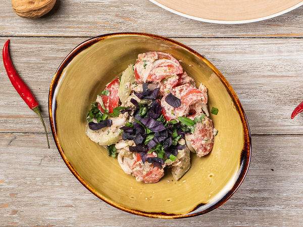 Грузинское кафе Ван Гоги - Салат по-грузински