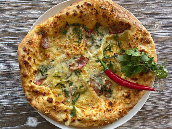 Saperavi - Хачапури Четыре сыра